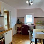 Ferieninrosengarten 1 Zi 190 Cm Deckenhoehe Oder Grosse 4 Zi Dg Whg Apartament