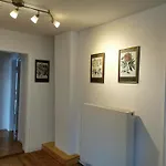Ferieninrosengarten 1 Zi 190 Cm Deckenhoehe Oder Grosse 4 Zi Dg Whg