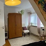 Ferieninrosengarten 1 Zi 190 Cm Deckenhoehe Oder Grosse 4 Zi Dg Whg Apartament
