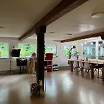 Ferieninrosengarten 1 Zi 190 Cm Deckenhoehe Oder Grosse 4 Zi Dg Whg