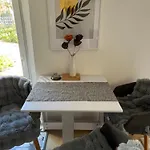 Apartament Ferieninrosengarten 1 Zi 190 Cm Deckenhoehe Oder Grosse 4 Zi Dg Whg Rosengarten (Baden-Wurttemberg)