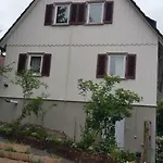 Ferieninrosengarten 1 Zi 190 Cm Deckenhoehe Oder Grosse 4 Zi Dg Whg Apartament