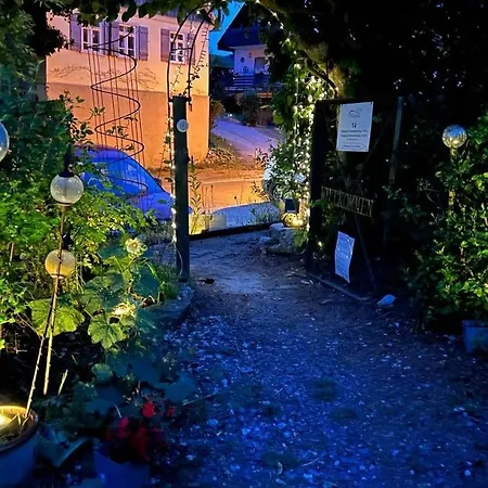 شقة Ferieninrosengarten 1 Zi 190 Cm Deckenhoehe Oder Grosse 4 Zi Dg Whg *