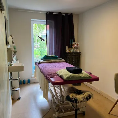 Ferieninrosengarten 1 Zi Appartement Oder Grosse, Schoene 4 Zi Dachgeschoss Whg *