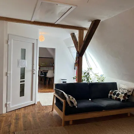 Ferieninrosengarten 1 Zi Oder Grosse, Schoene 4 Zi Dachgeschoss Whg
