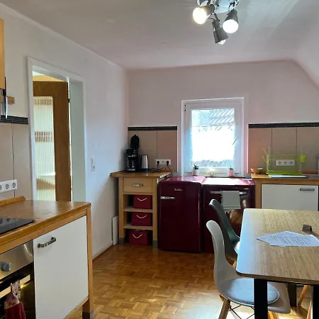 Ferieninrosengarten 1 Zi 190 Cm Deckenhoehe Oder Grosse 4 Zi Dg Whg Apartmán