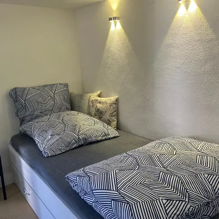 Ferieninrosengarten 1 Zi 190 Cm Deckenhoehe Oder Grosse 4 Zi Dg Whg Rosengarten (Baden-Wurttemberg)