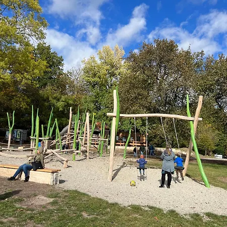 Ferieninrosengarten 1 Zi 190 Cm Deckenhoehe Oder Grosse 4 Zi Dg Whg