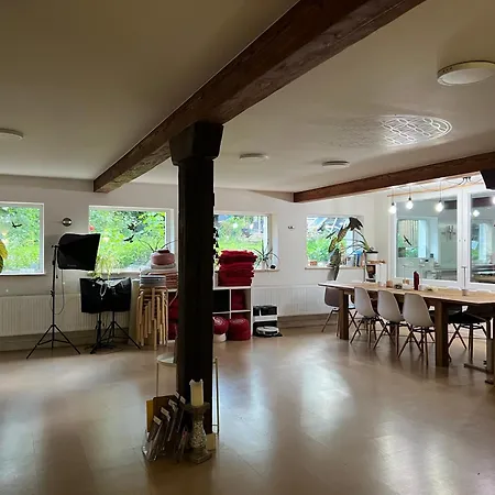 Ferieninrosengarten 1 Zi 190 Cm Deckenhoehe Oder Grosse 4 Zi Dg Whg