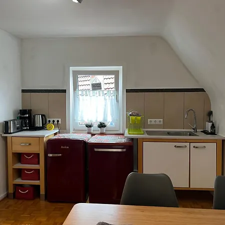 Ferieninrosengarten 1 Zi 190 Cm Deckenhoehe Oder Grosse 4 Zi Dg Whg Rosengarten (Baden-Wurttemberg)