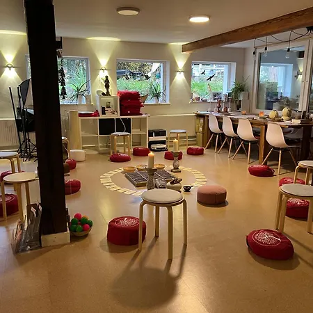 Ferieninrosengarten 1 Zi 190 Cm Deckenhoehe Oder Grosse 4 Zi Dg Whg Apartment *
