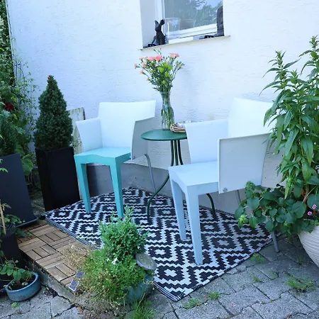 Apartment Ferieninrosengarten 1 Zi 190 Cm Deckenhoehe Oder Grosse 4 Zi Dg Whg *