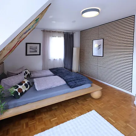 Ferieninrosengarten 1 Zi 190 Cm Deckenhoehe Oder Grosse 4 Zi Dg Whg