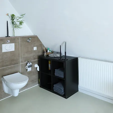 Apartment Ferieninrosengarten 1 Zi 190 Cm Deckenhoehe Oder Grosse 4 Zi Dg Whg