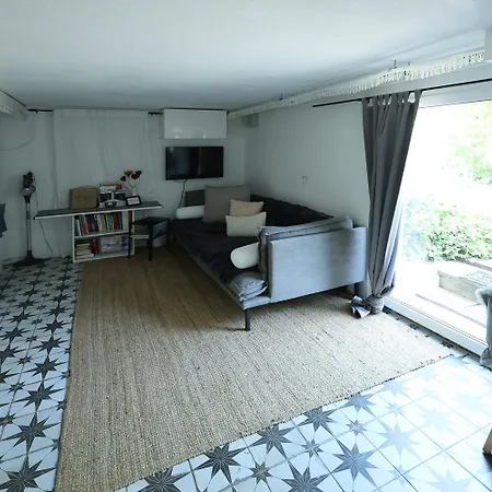 Ferieninrosengarten 1 Zi 190 Cm Deckenhoehe Oder Grosse 4 Zi Dg Whg Apartment *
