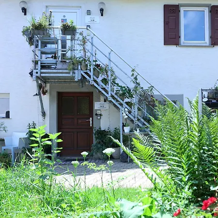 Ferieninrosengarten 1 Zi 190 Cm Deckenhoehe Oder Grosse 4 Zi Dg Whg Apartment Rosengarten (Baden-Wurttemberg)