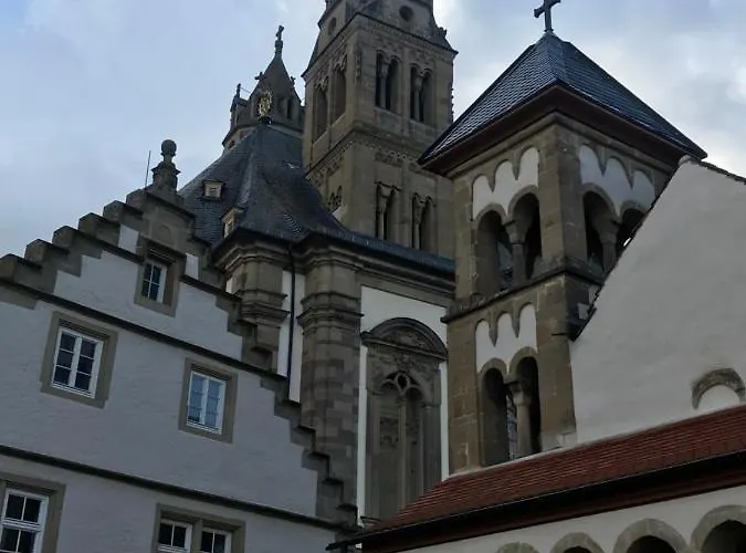 Ferieninrosengarten 1 Zi 190 Cm Deckenhoehe Oder Grosse 4 Zi Dg Whg