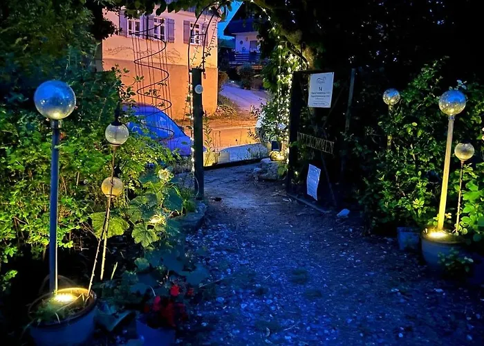 Apartamento Ferieninrosengarten 1 Zi 190 Cm Deckenhoehe Oder Grosse 4 Zi Dg Whg *