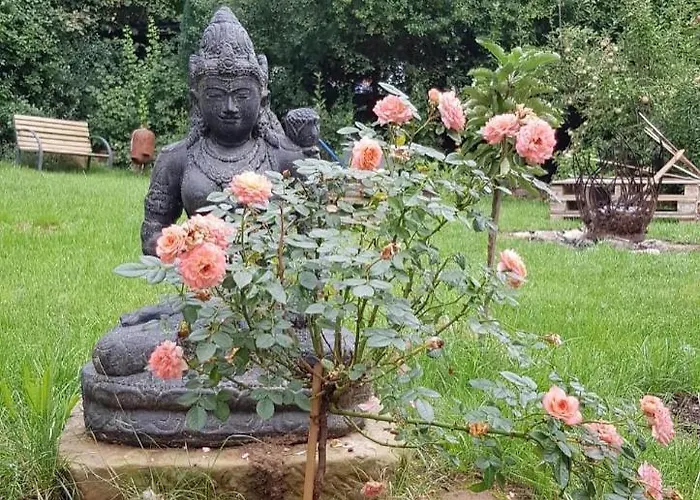 Ferieninrosengarten 1 Zi 190 Cm Deckenhoehe Oder Grosse 4 Zi Dg Whg *