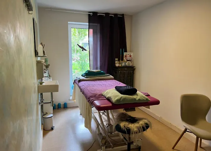 Ferieninrosengarten 1 Zi 190 Cm Deckenhoehe Oder Grosse 4 Zi Dg Whg *