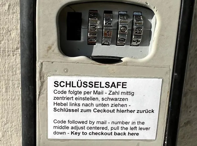 Ferieninrosengarten 1 Zi 190 Cm Deckenhoehe Oder Grosse 4 Zi Dg Whg Rosengarten (Baden-Wurttemberg)