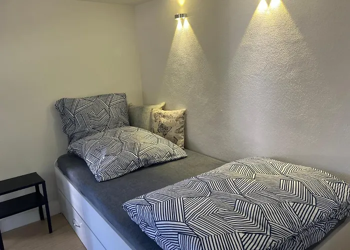 Ferieninrosengarten 1 Zi 190 Cm Deckenhoehe Oder Grosse 4 Zi Dg Whg Rosengarten (Baden-Wurttemberg)