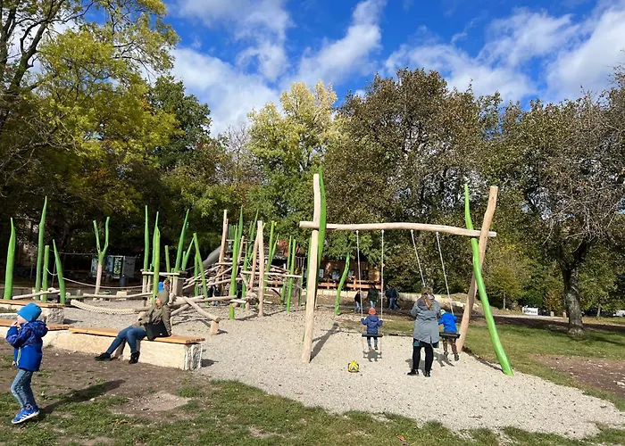 Ferieninrosengarten 1 Zi 190 Cm Deckenhoehe Oder Grosse 4 Zi Dg Whg