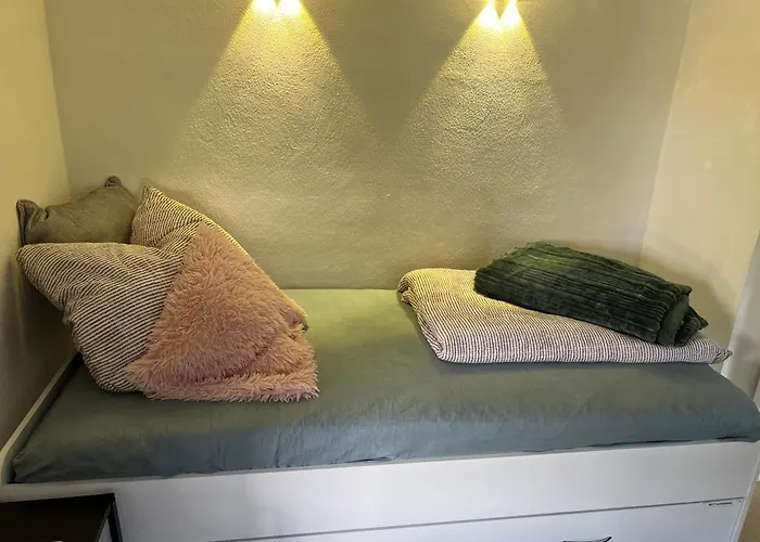 Ferieninrosengarten 1 Zi 190 Cm Deckenhoehe Oder Grosse 4 Zi Dg Whg * Rosengarten (Baden-Wurttemberg)