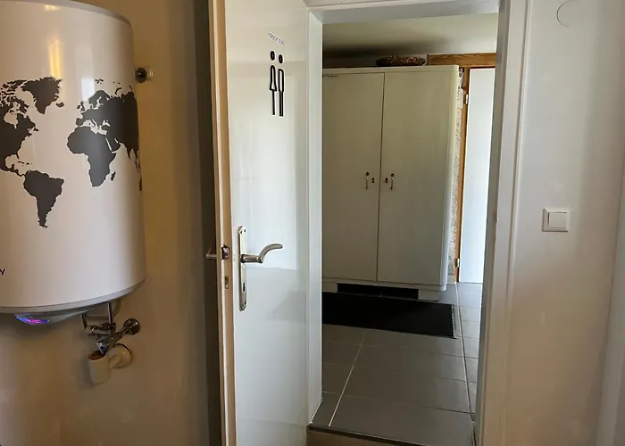 Ferieninrosengarten 1 Zi 190 Cm Deckenhoehe Oder Grosse 4 Zi Dg Whg